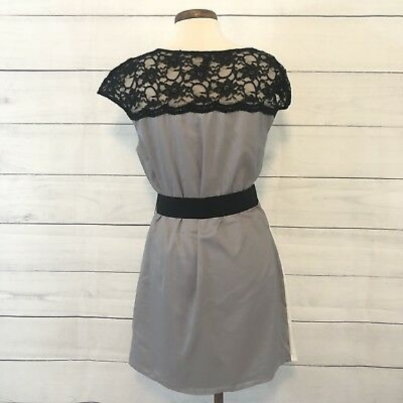 Express Color Block Dress - Picture 3 of 9